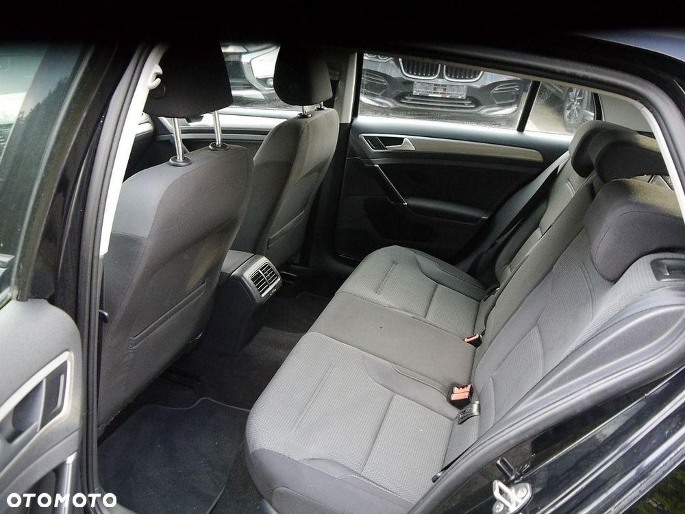 Volkswagen Golf 1.6 TDI BlueMotion Comfortline - 26