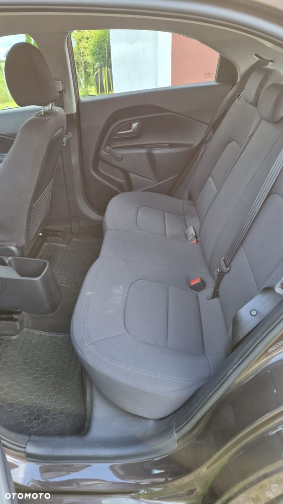 Kia Rio 1.2 M - 8