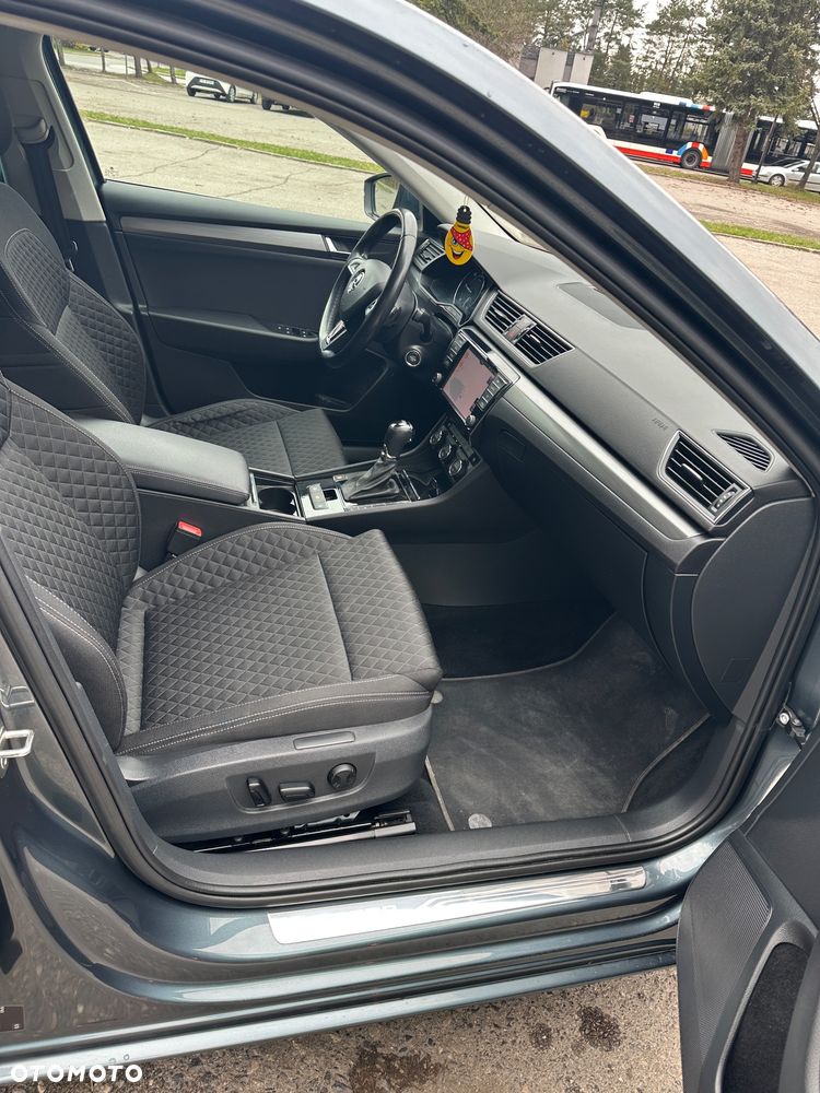 Skoda Superb 2.0 TDI DSG Ambition - 14