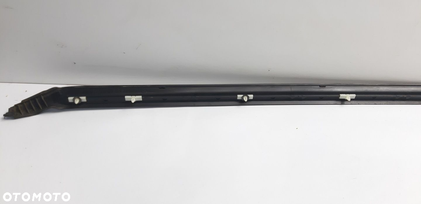Mini Clumban F54 2017r 1.5 Uszczelka drzwi przód prawa 7344182 - 7