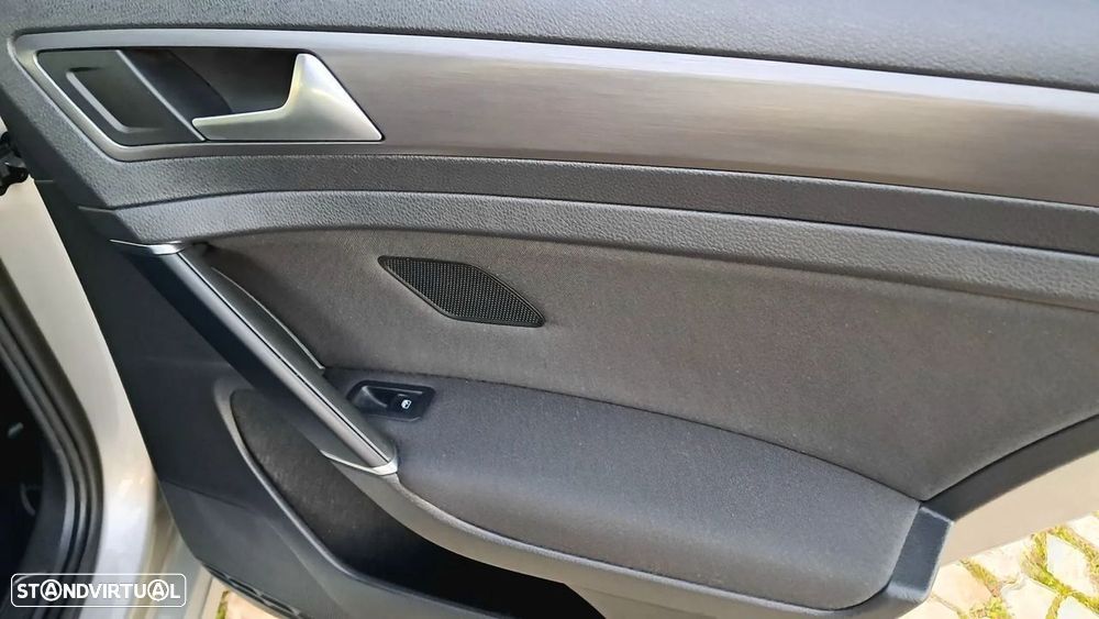 VW Golf Variant 1.6 TDi Confortline - 31