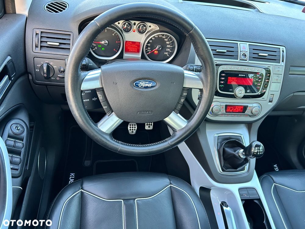 Ford Kuga 2.0 TDCi 4x4 Titanium - 16