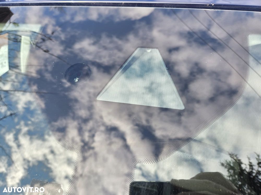 Ford Kuga 1.5 EcoBlue A8 FWD Titanium - 4