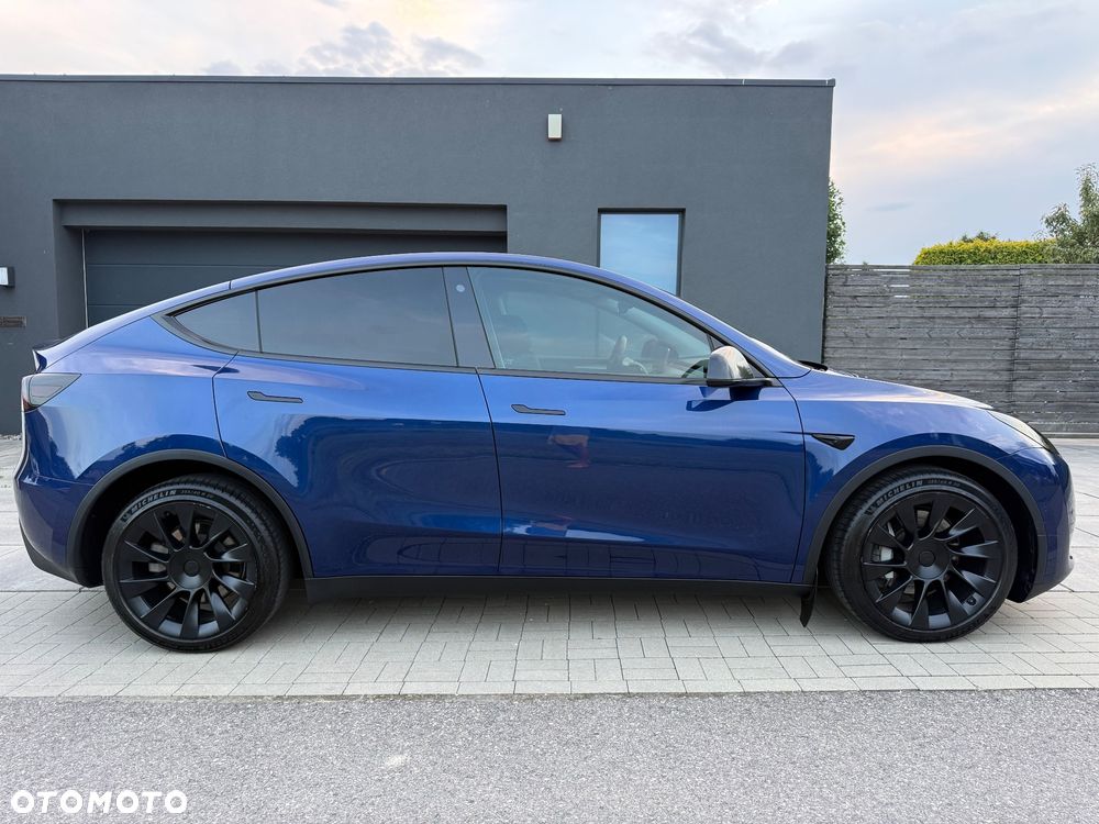Tesla Model Y Long Range AWD - 5