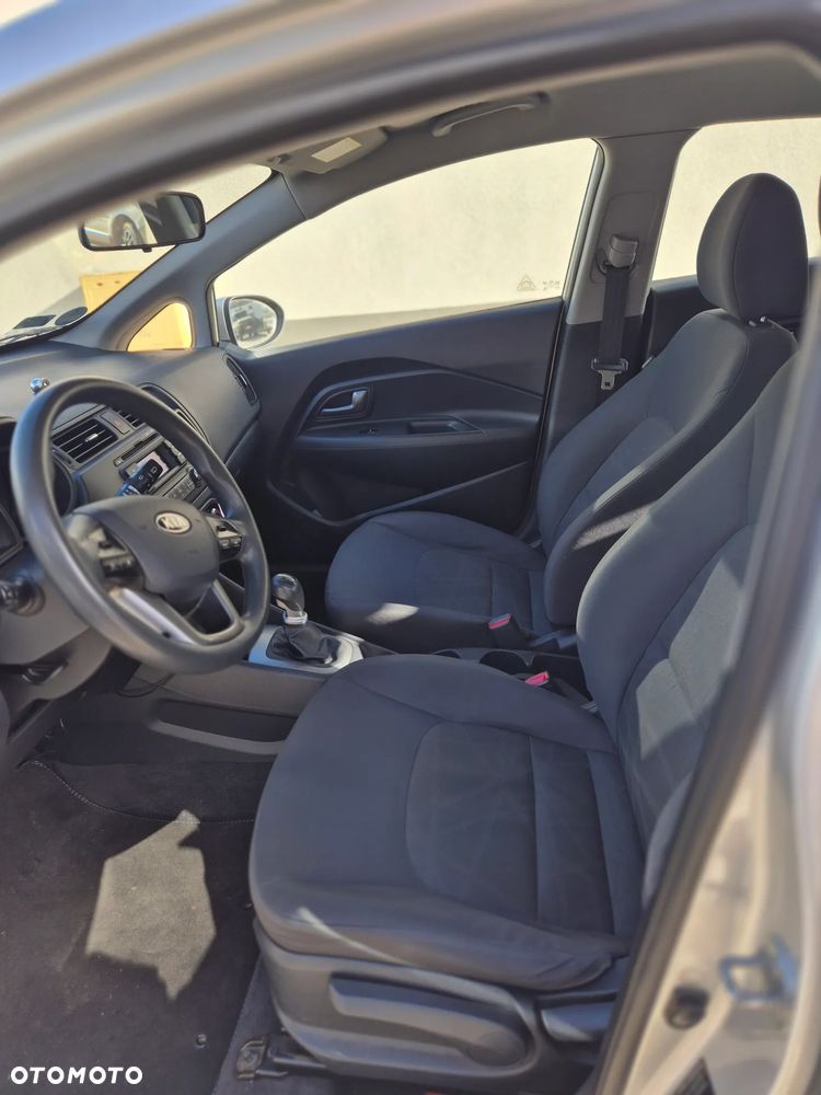 Kia Rio - 17