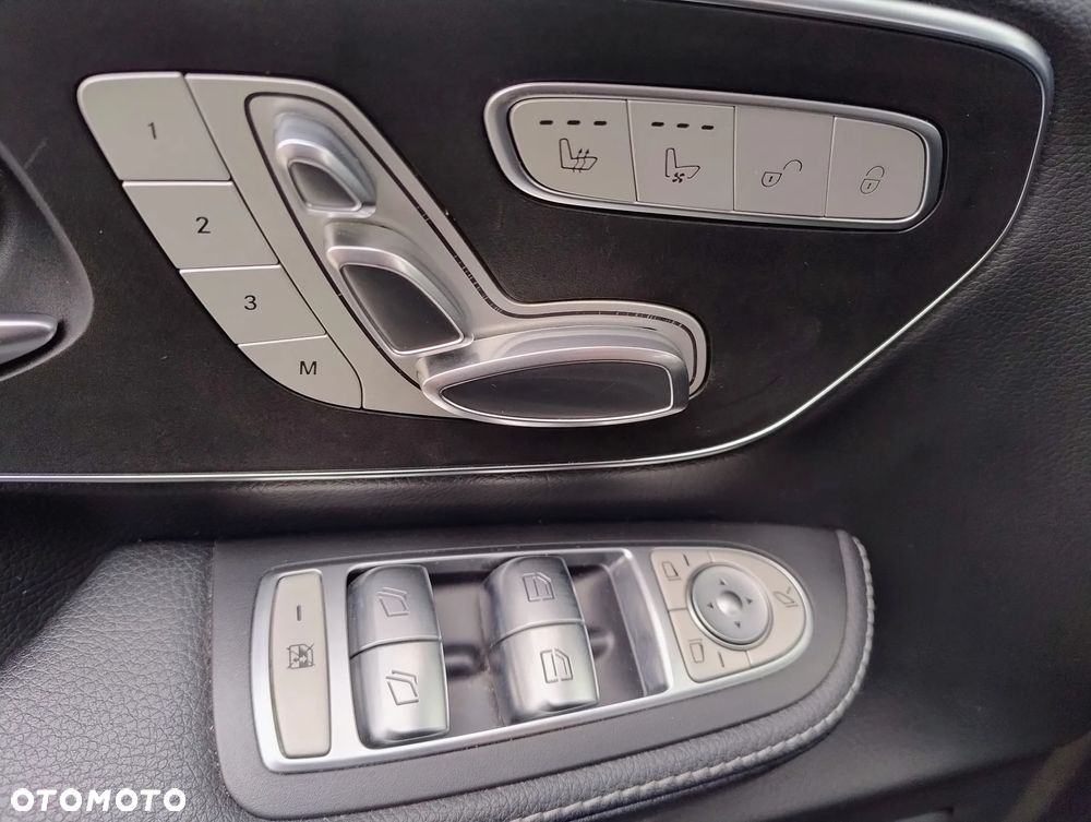 Mercedes-Benz Klasa V 300 d Extralang 4Matic 9G-TRONIC Avantgarde Edition - 32
