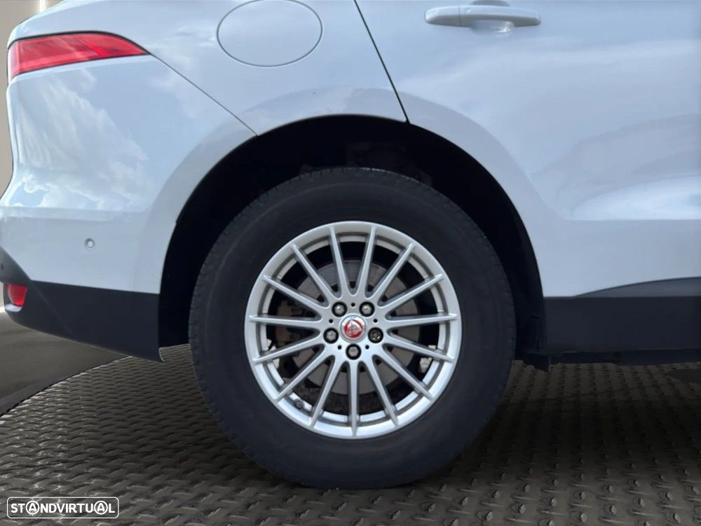 Jaguar F-Pace - 7