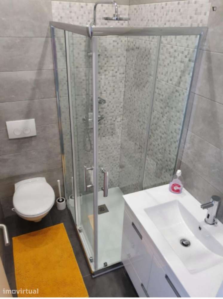 Quarto - localizado em Arroios Lisbon - Grande imagem: 3/8