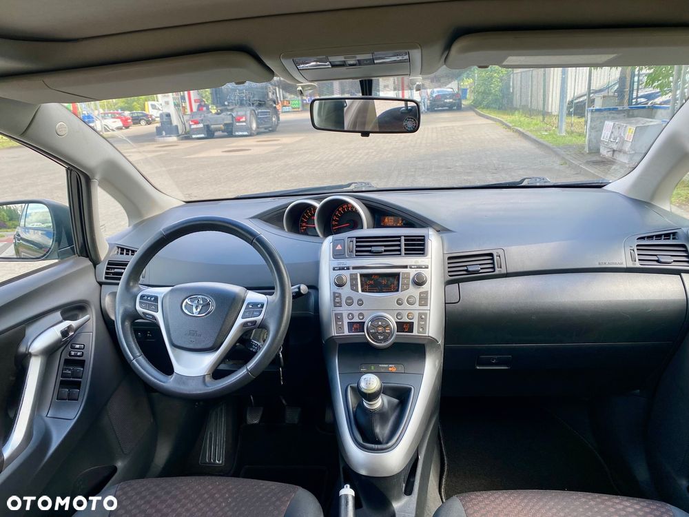 Toyota Verso 1.8 Edition - 17
