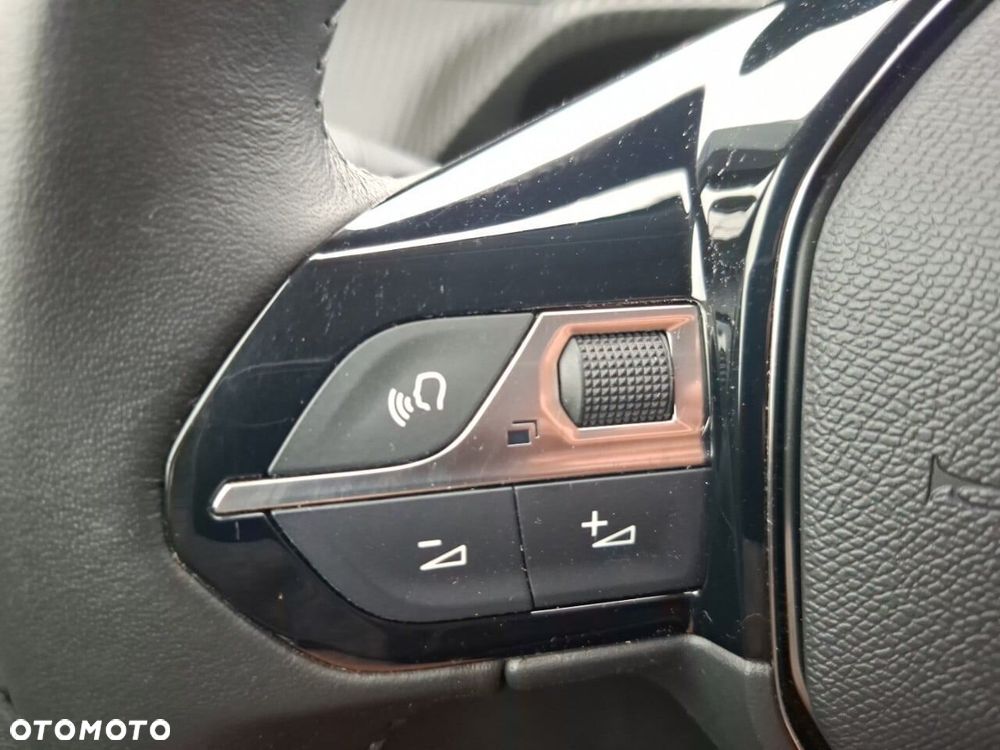 Peugeot 208 - 16