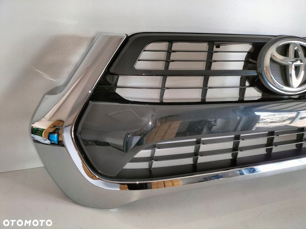 atrapa kratka grill toyota hilux 8 viii lift 20- - 2