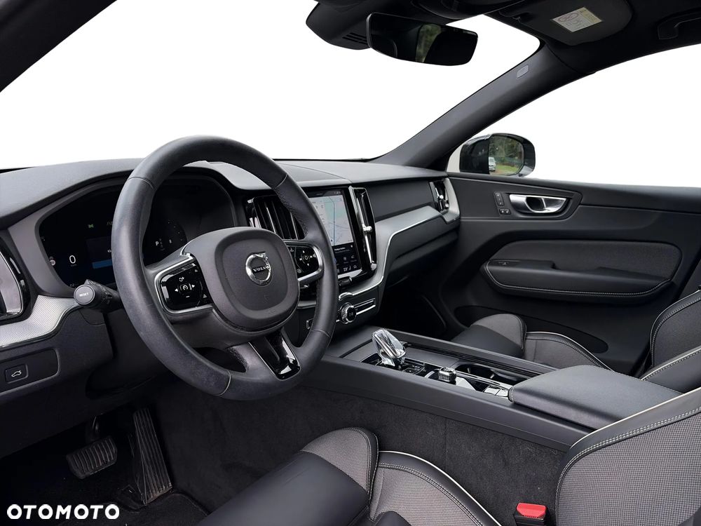 Volvo XC 60 B4 D AWD Plus Dark - 12