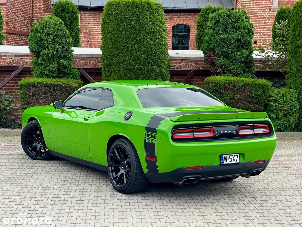Dodge Challenger - 19