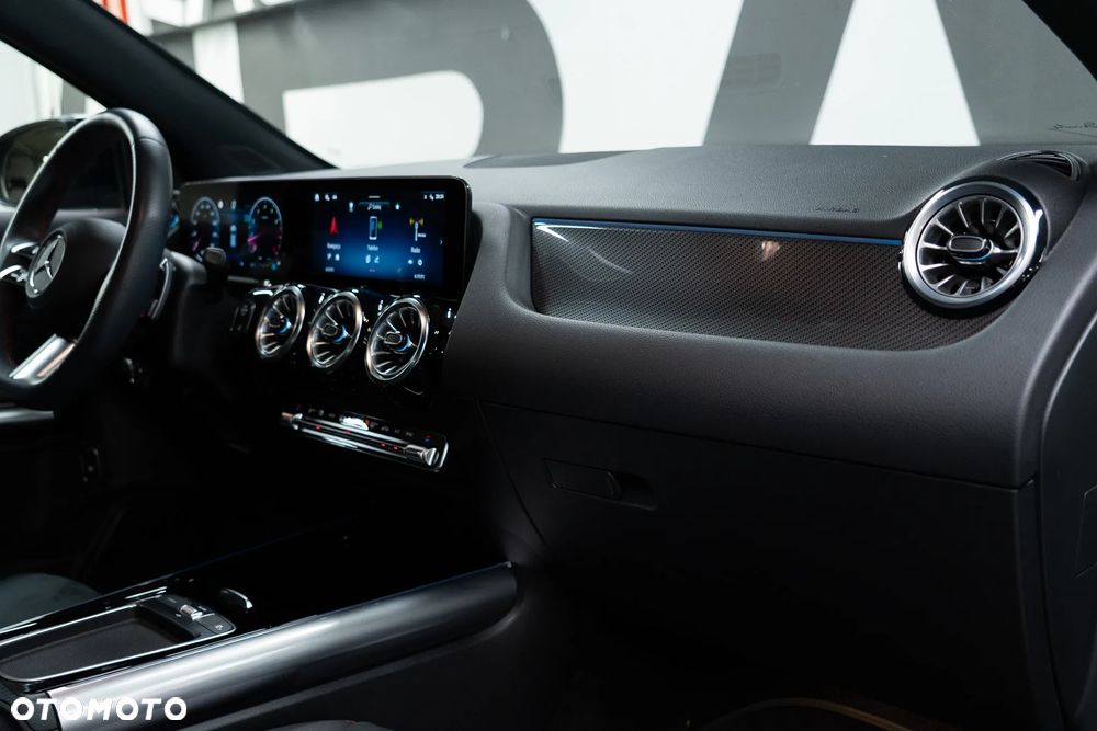 Mercedes-Benz CLA 220 AMG Line 7G-DCT - 29