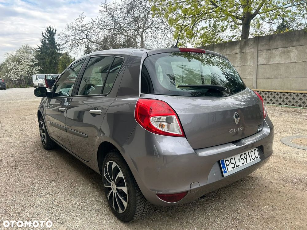 Renault Clio 1.2 16V Expression - 8