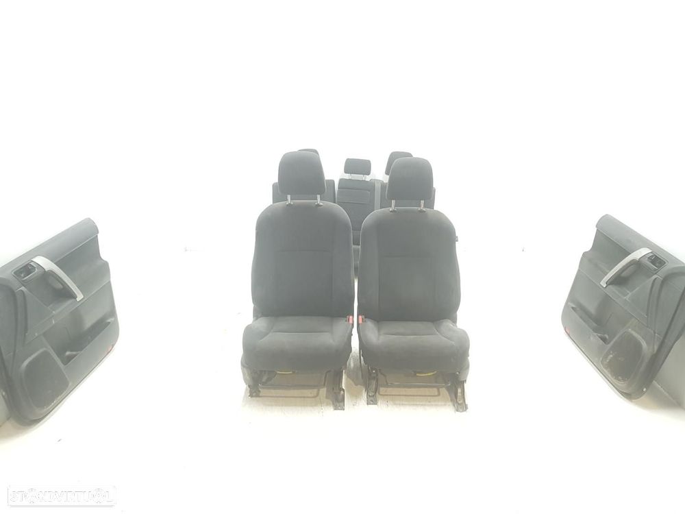 CONJUNTO COMPLETO DE BANCOS TOYOTA LAND CRUISER J15 - 1