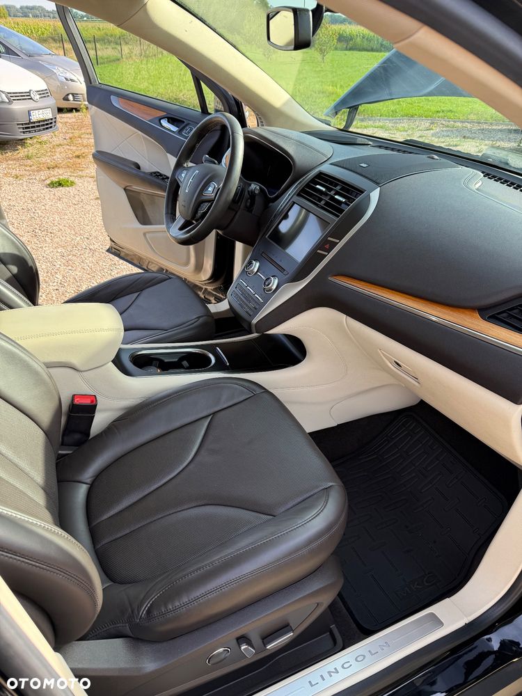Lincoln MKC - 10