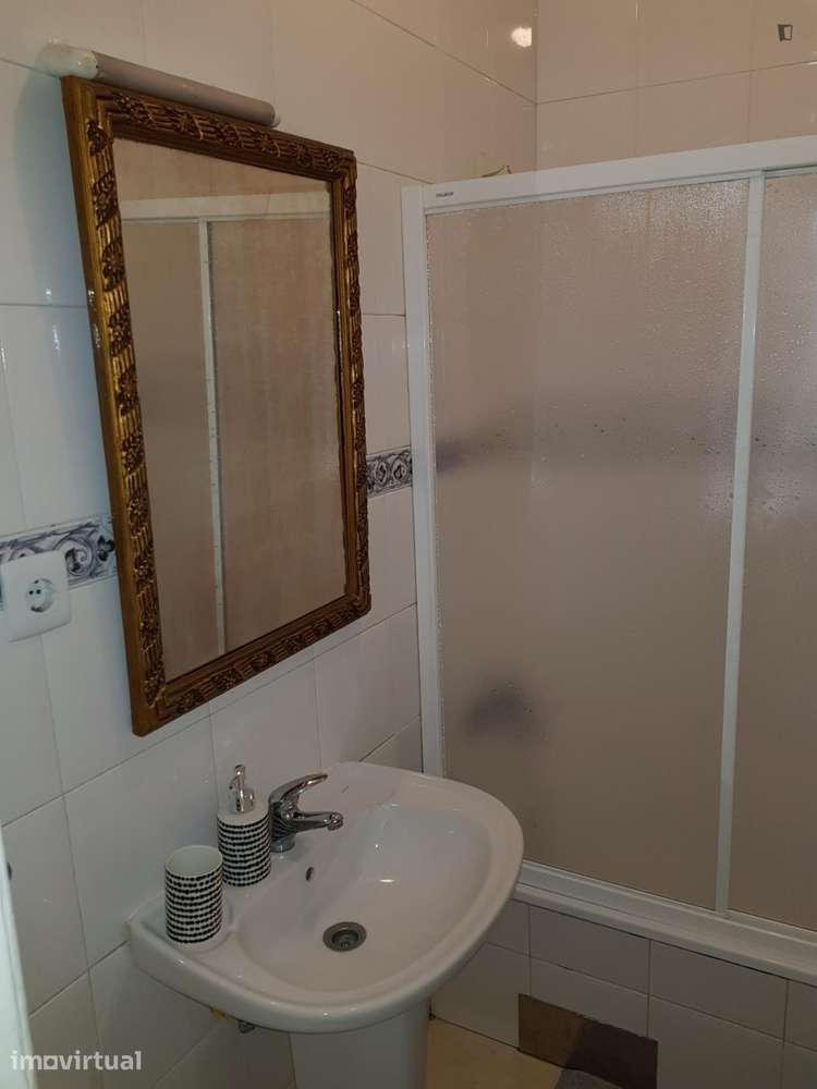 Quarto - localizado em Mouraria Lisbon - Grande imagem: 5/6