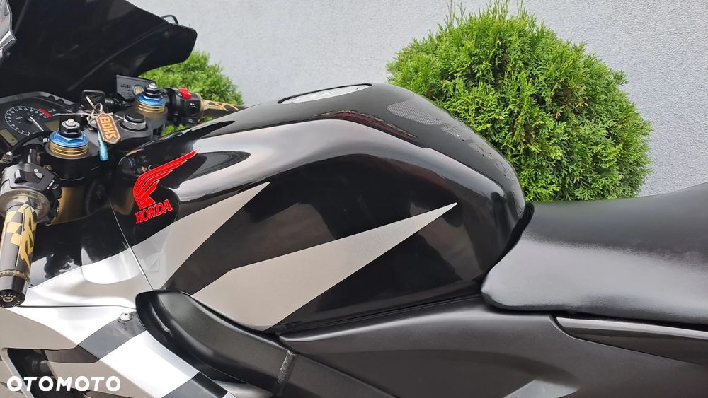Honda CBR - 37