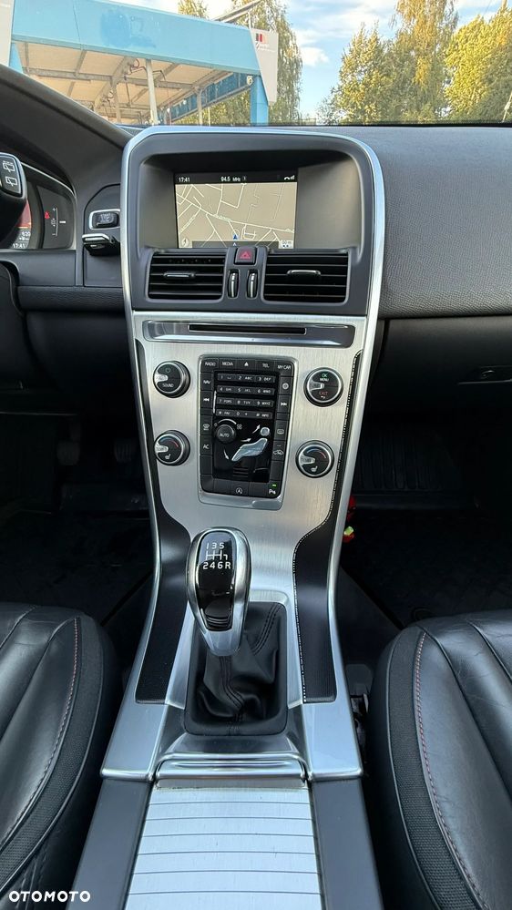 Volvo XC 60 D3 Drive-E Momentum - 19