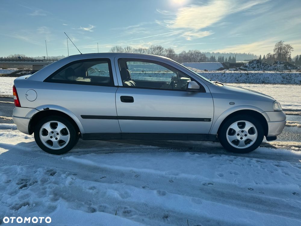 Opel Astra 1.6 - 4