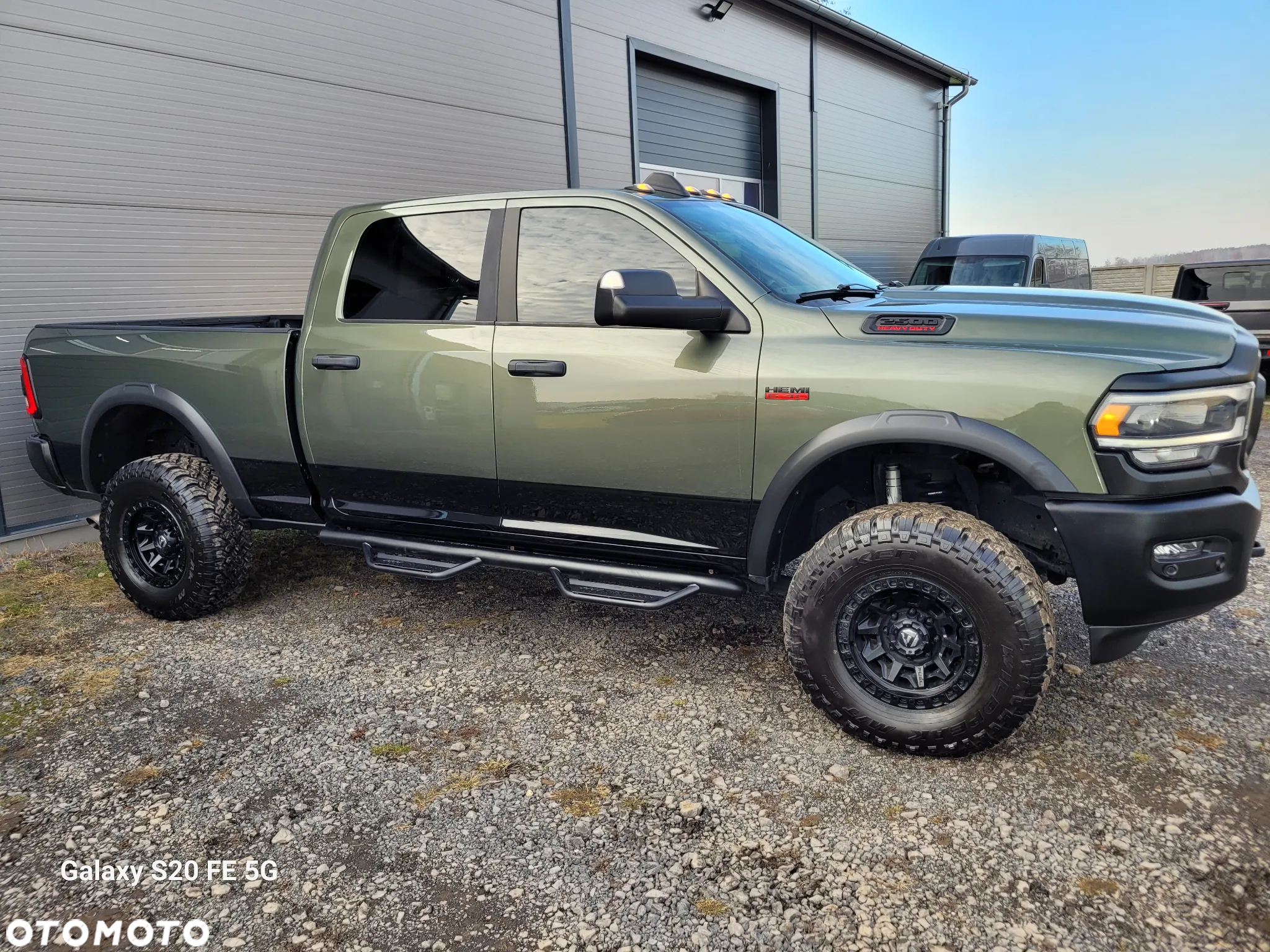 RAM 2500 - 19