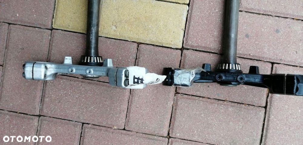 SUZUKI GSR 750 11-17 PÓŁKA DOLNA SREBRNA - 5