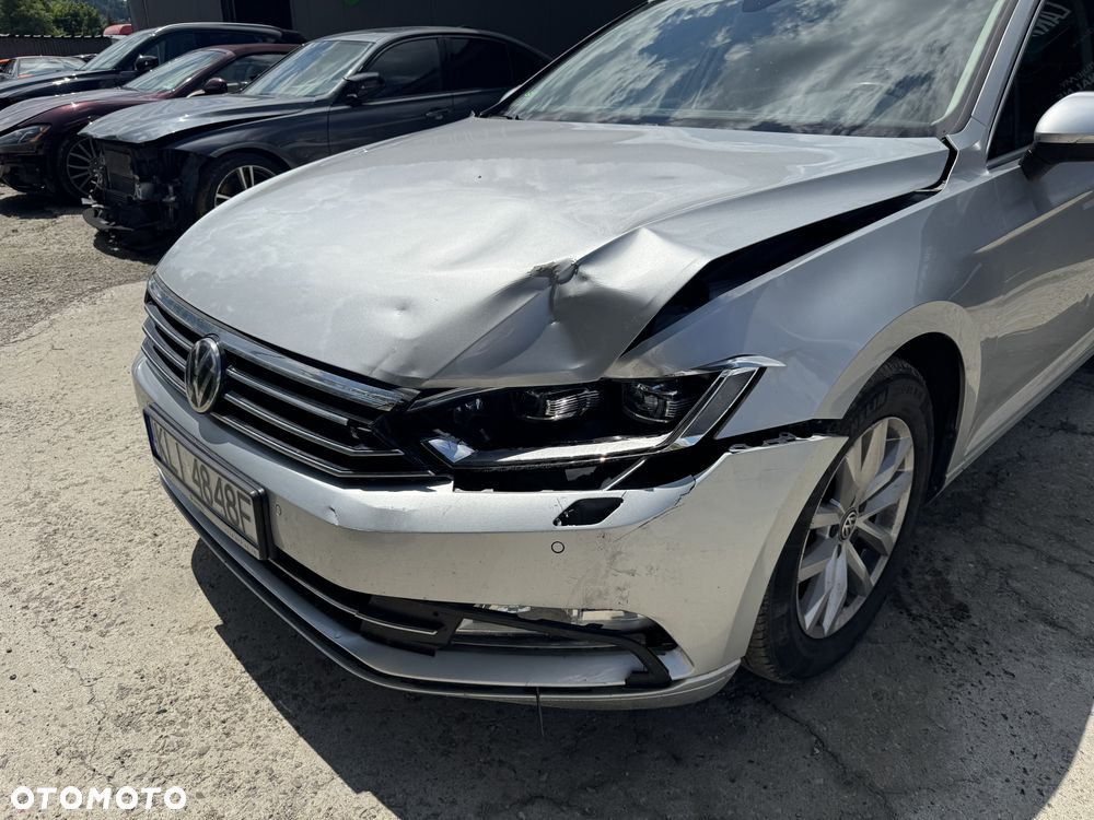 Volkswagen Passat 2.0 TDI SCR Comfortline DSG - 16