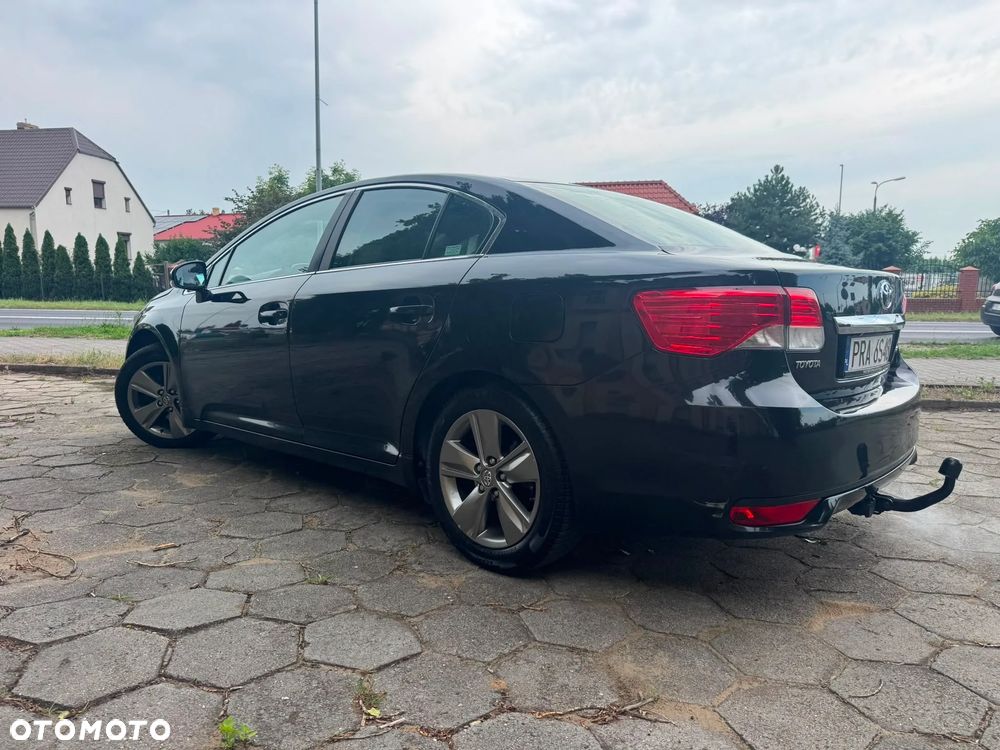 Toyota Avensis 2.0 Premium MS - 10