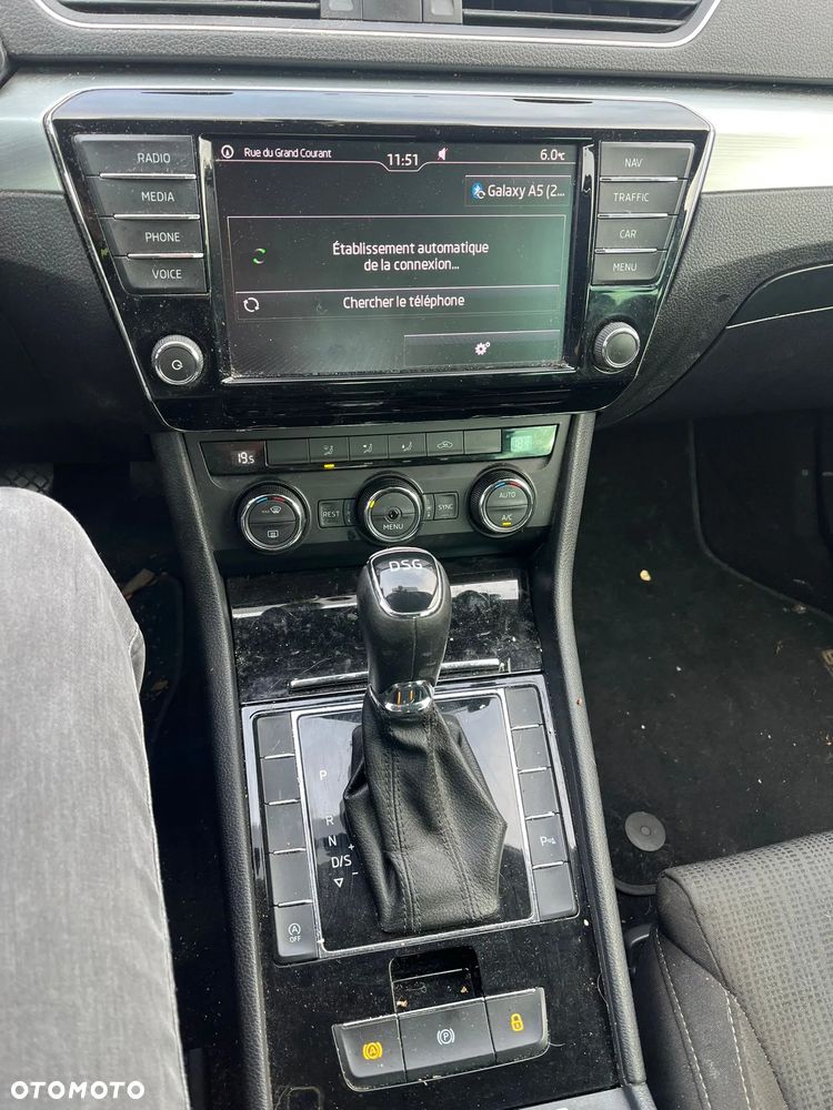 Skoda Superb 2.0 TDI DSG Premium Edition - 10