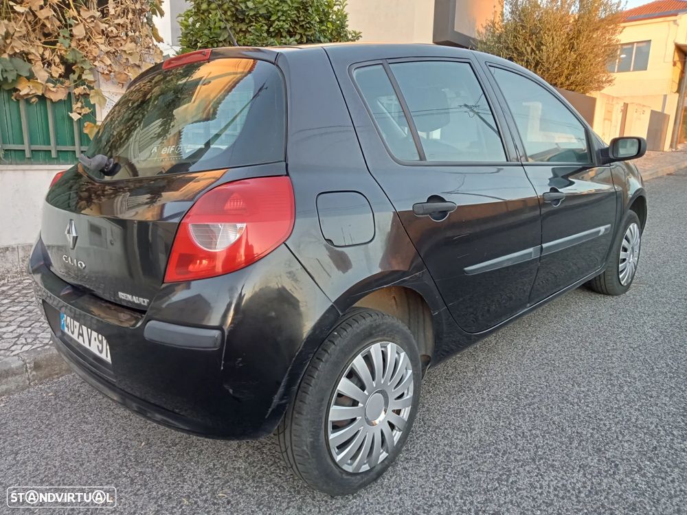 Renault Clio 1.2 16V Confort - 13