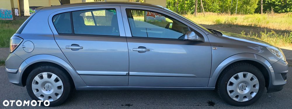 Opel Astra 1.4 150 Jahre - 4