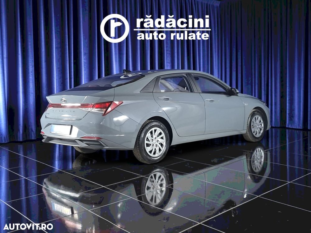 Hyundai Elantra - 7