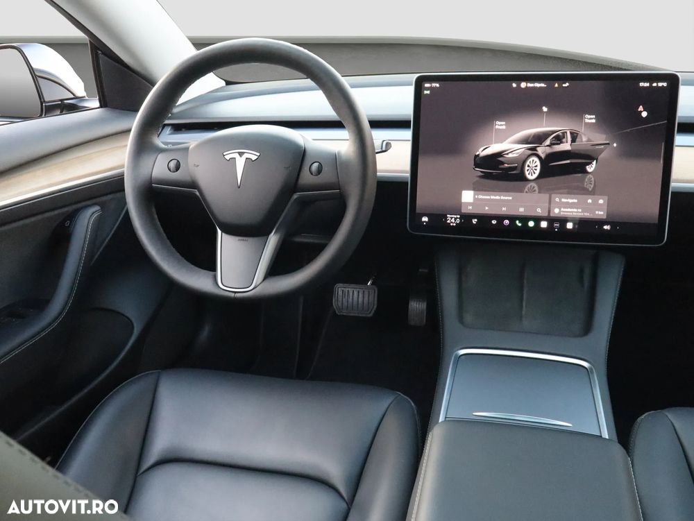 Tesla Model 3 - 16