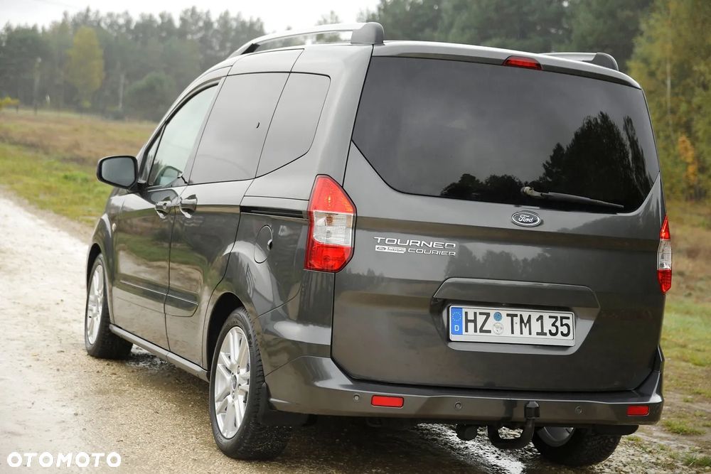 Ford Tourneo Courier 1.5 TDCi Titanium - 5