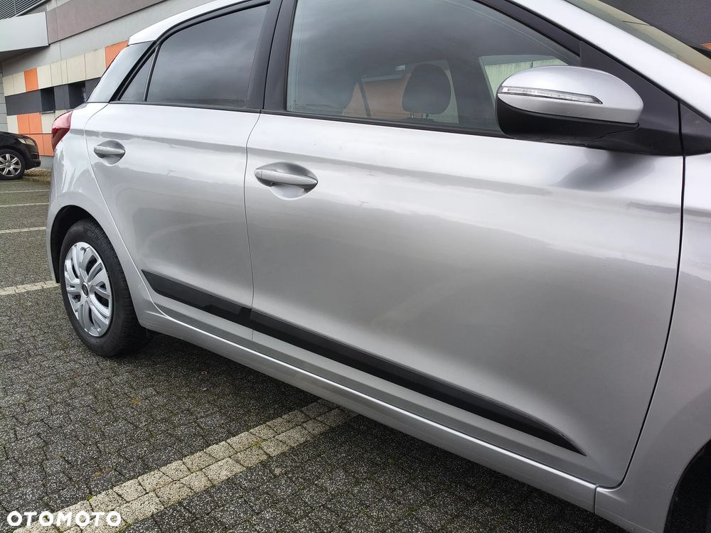 Hyundai i20 1.2 Trend - 32