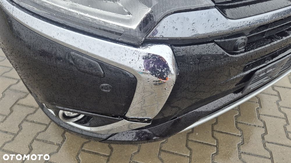 Mitsubishi Outlander 2.0 4WD Plus - 22