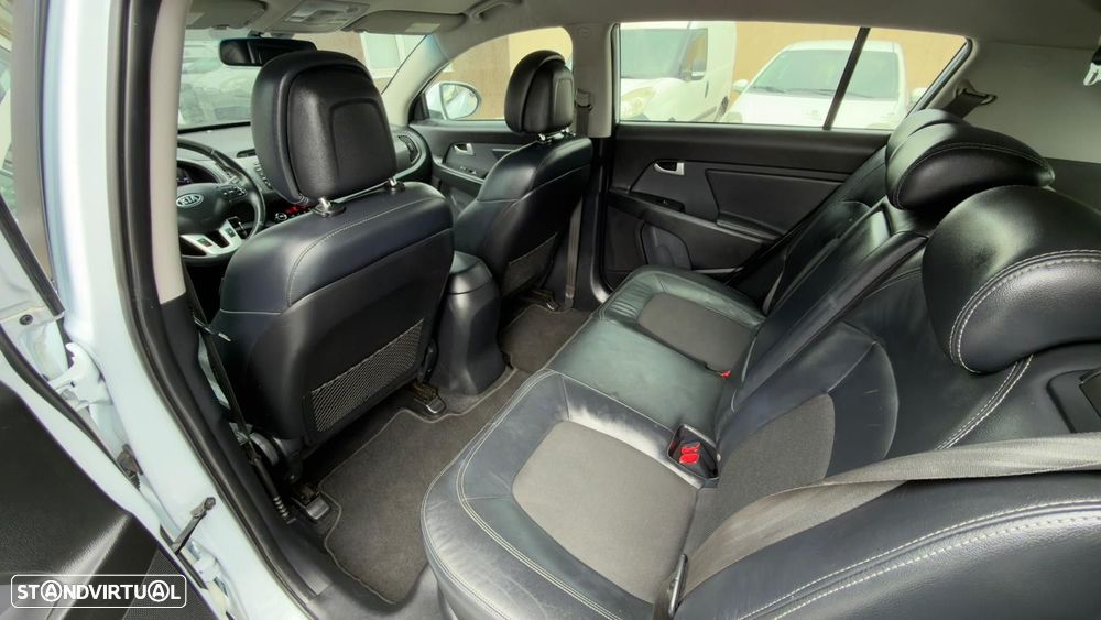 Kia Sportage 1.7 CRDI ISG Prime - 10