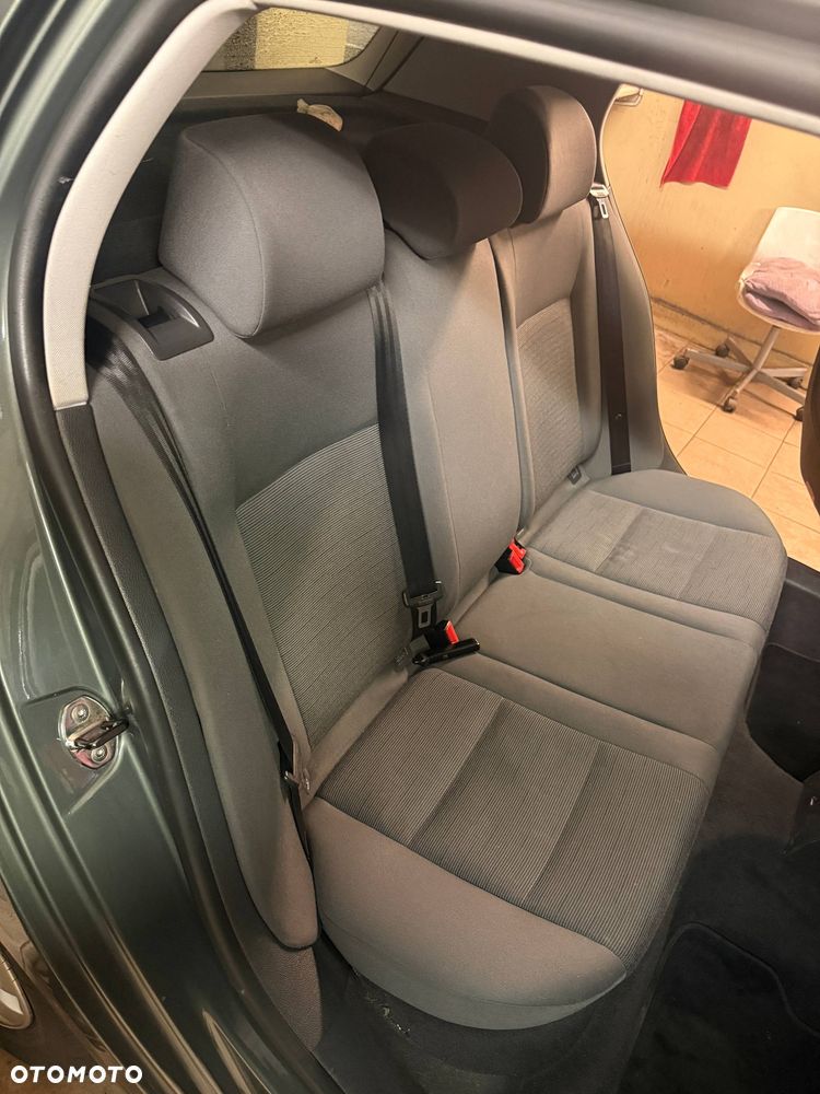 Volkswagen Golf 1.6 FSI Trendline - 14