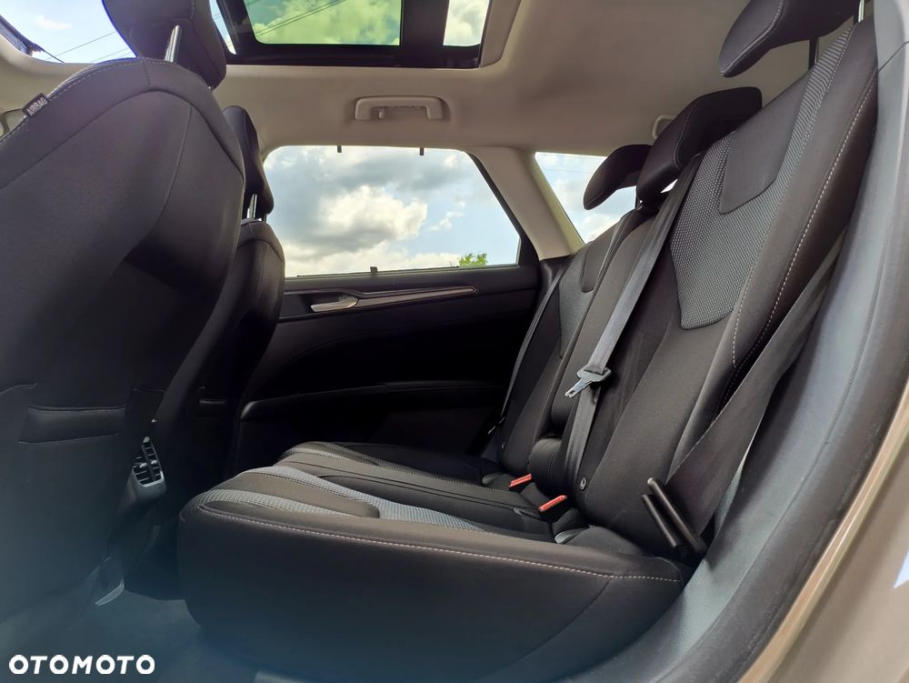 Ford Mondeo - 33