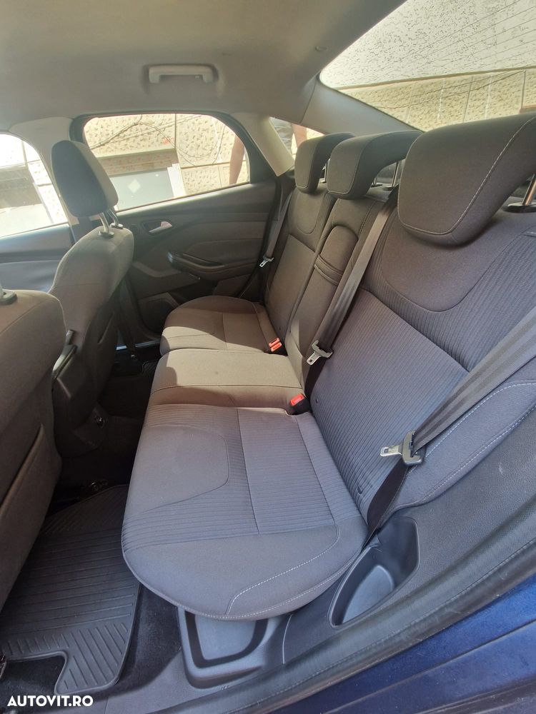 Ford Focus 2011 photo 4