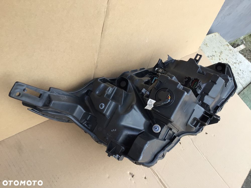 Lampa przednia lewa Nissan Qashqai J12 - 8