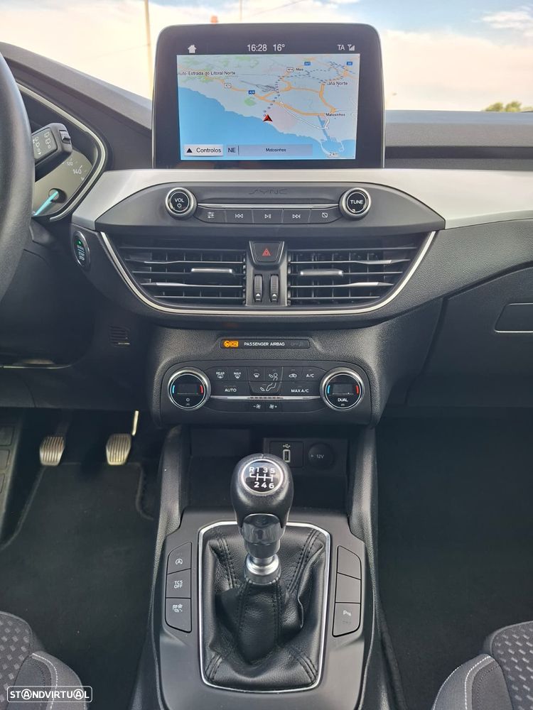 Ford Focus 1.5 TDCi ECOBlue Business - 18