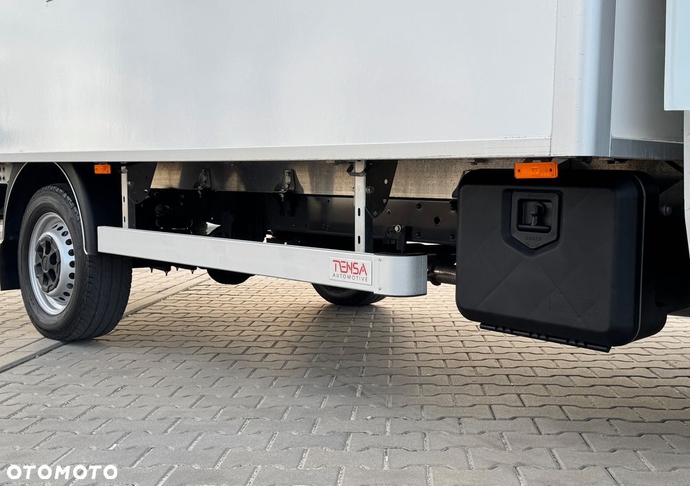 Iveco Daily 2022r‼️35S18‼️ 3.0 HI-MATIC Kontener 9 Palet Niski przebieg ‼️TEMPOMAT Aktywny Full LED Salon Polska Poduszki Pneumatyczne 4.50x2.20x2.20 z tyłu drzwi NAVI 3.5T Bogata Wersja Lekka zabudowa - 33