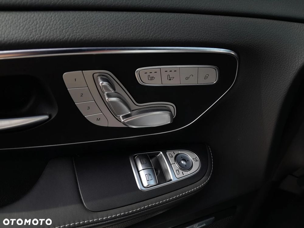 Mercedes-Benz Klasa V 300 d Avantgarde 9G-Tronic (d³ugi) - 15
