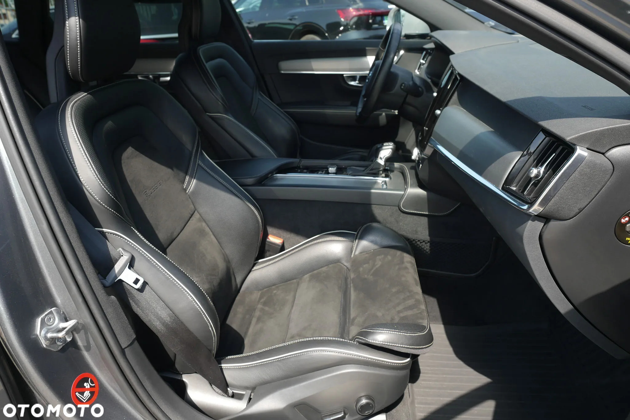 Volvo V90 D5 AWD R-Design - 22