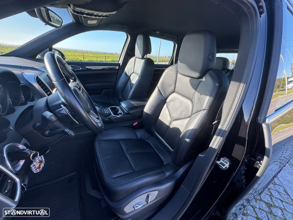 Porsche Cayenne - 12
