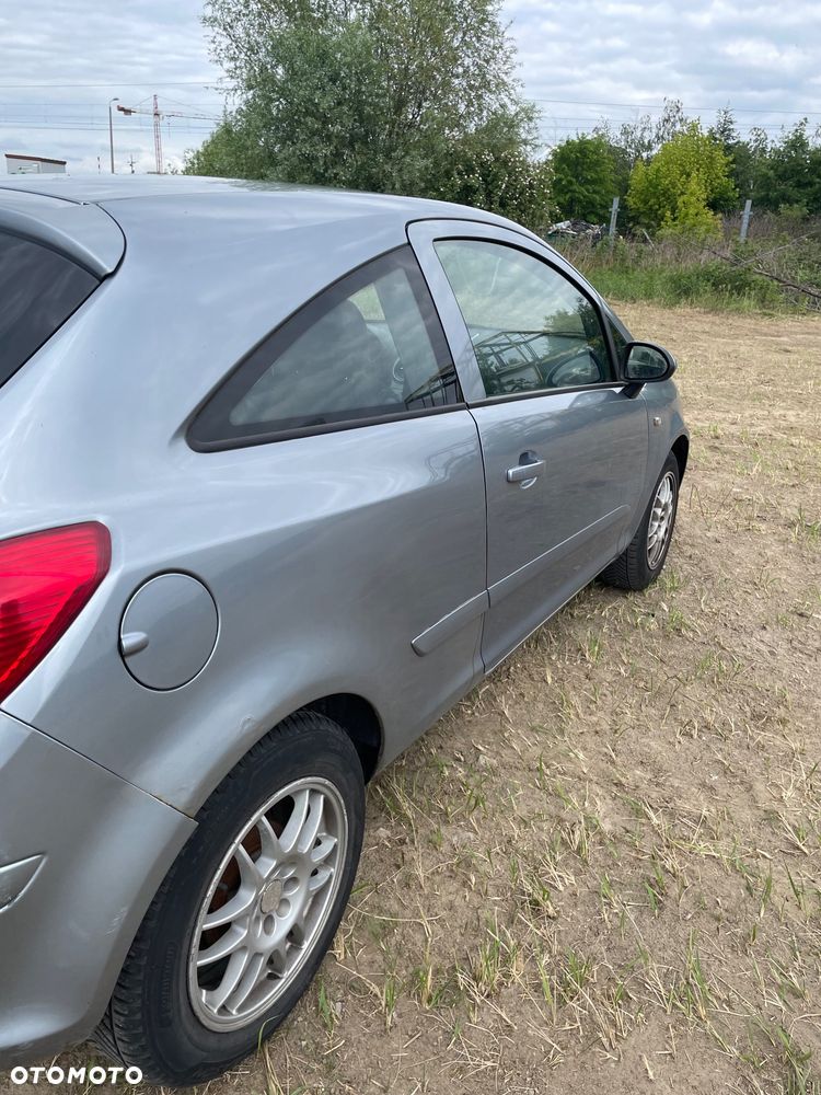 Opel Corsa 1.2 16V Enjoy - 8