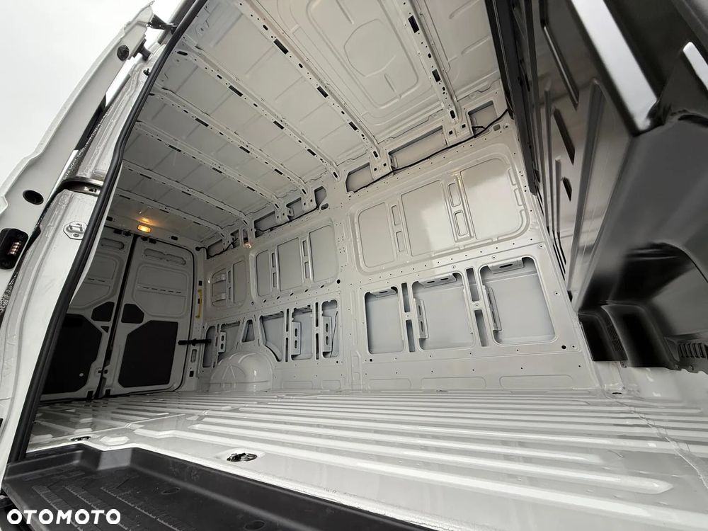 Volkswagen Crafter - 10