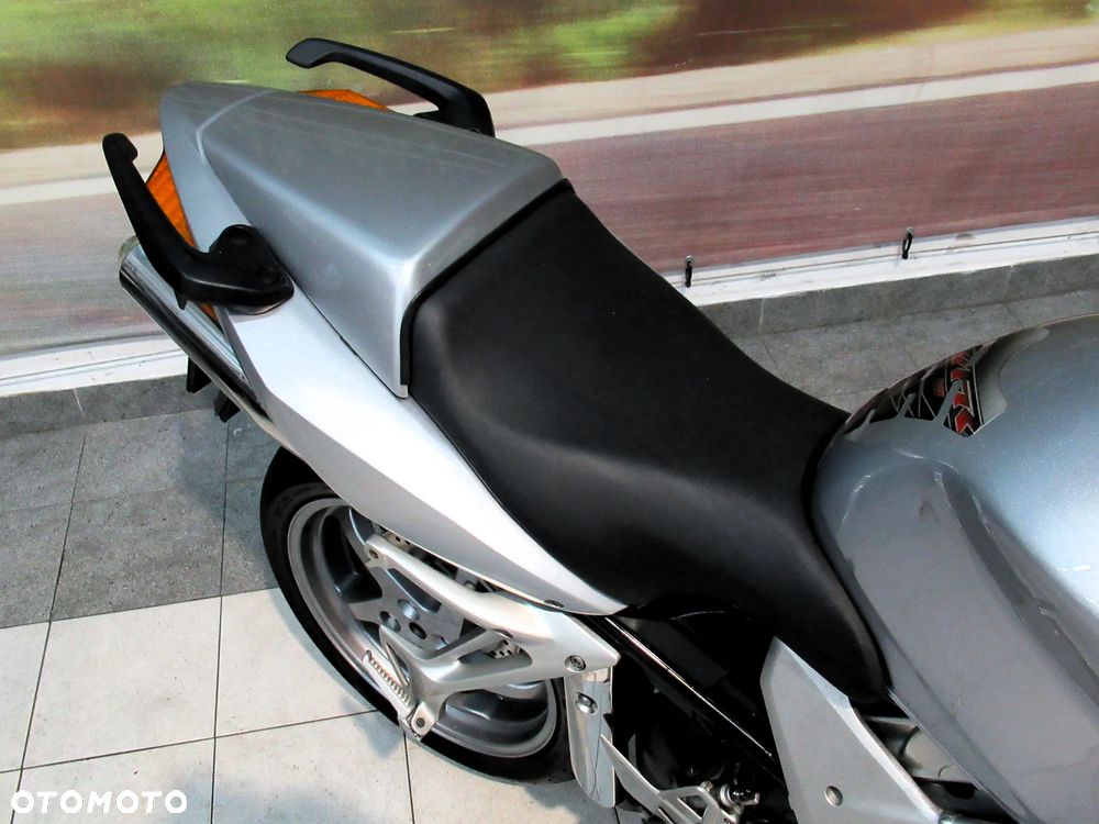 Honda VFR - 22